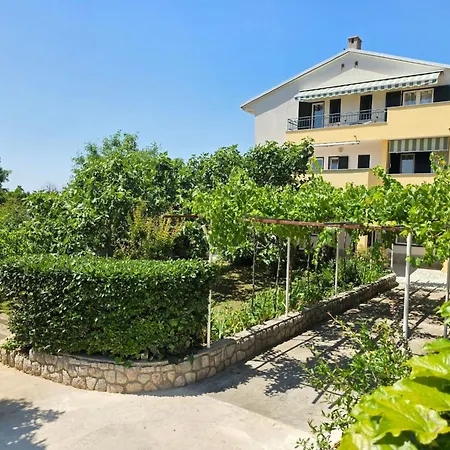 150m Vom Entfernt By Interhome *