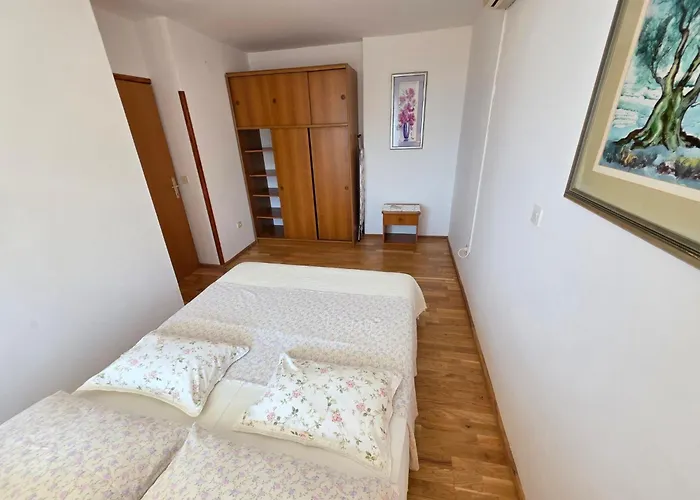 150m Vom Entfernt By Interhome *